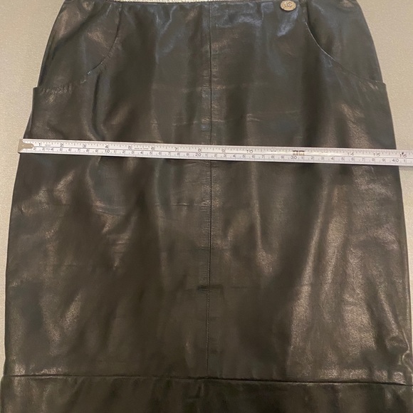 Authentic Chanel leather skirt - Picture 7 of 8